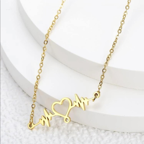 Dresses & Skirts - 🥳🥳New 18K Gold Plated Heart Detail Necklace🥳🥳